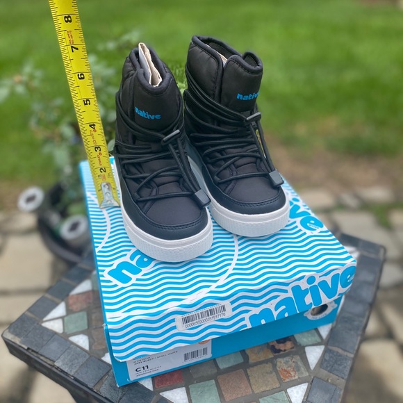 Native Chamonix Water Resistant Boots - Picture 5 of 10